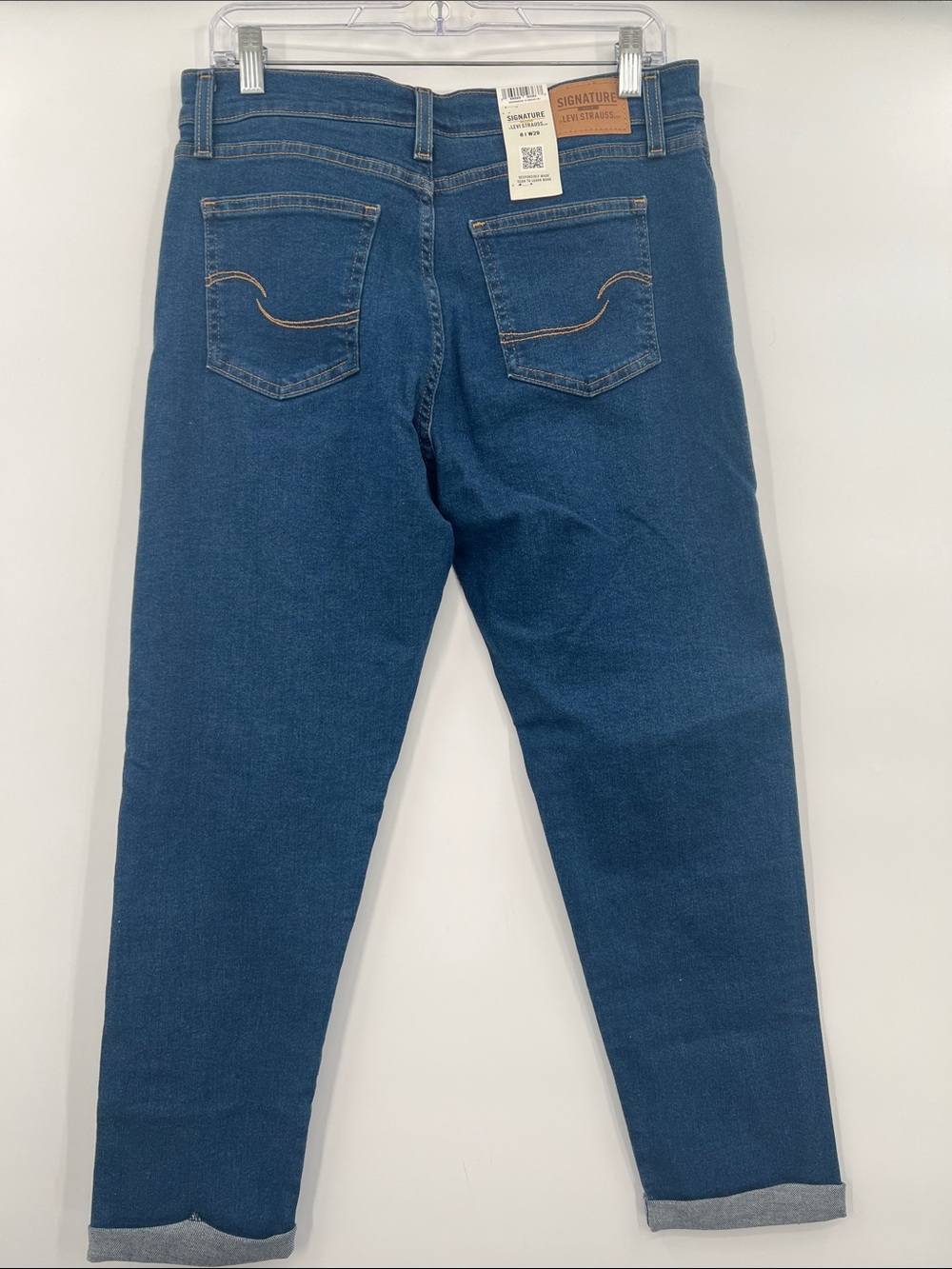 Size 8  Signature Levi Strauss Boyfriend jeans  NWT - Picture 5 of 8